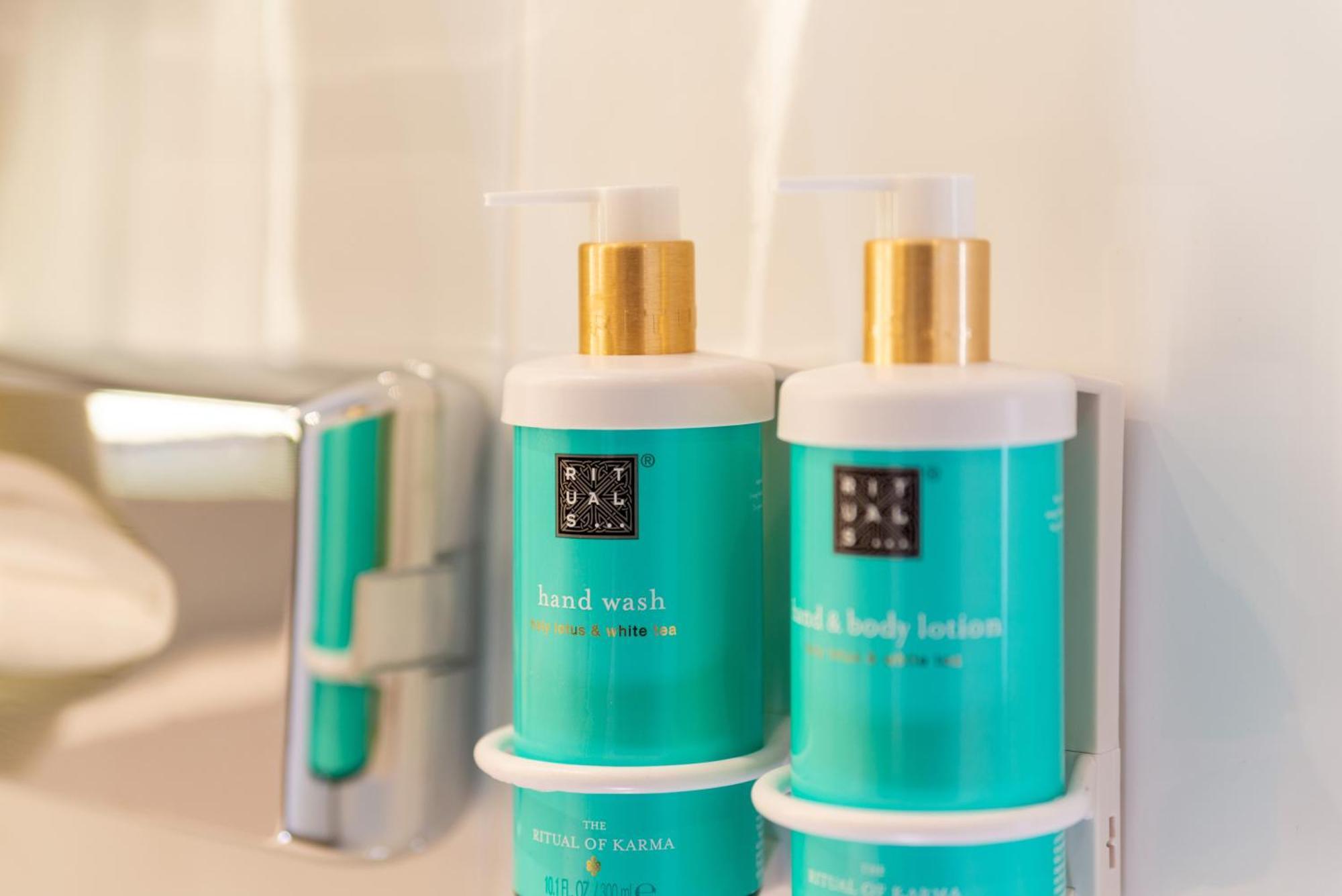 Superior double Room with one double bed or two single beds,1630861987:JPEG